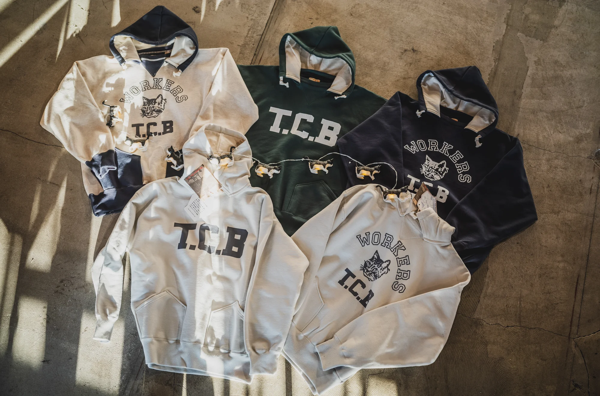 Workers & TCB. Added-on hoodie sweatshirt - Image 3